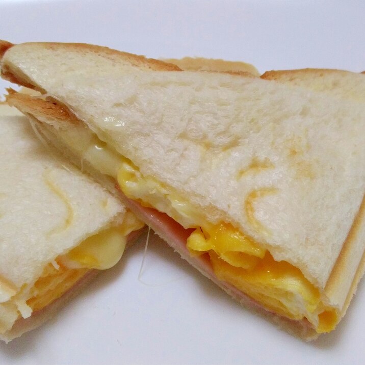 ホットサンドメーカーで チーズエッグホットサンド レシピ 作り方 By うーころちゃん 楽天レシピ ホットサンドメーカーで チーズエッグホットサンド レシピ 作り方 By うーころちゃん 楽天レシピ
